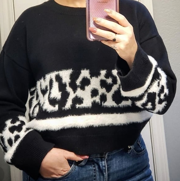 Cropped Sweater - Picture 2 of 2